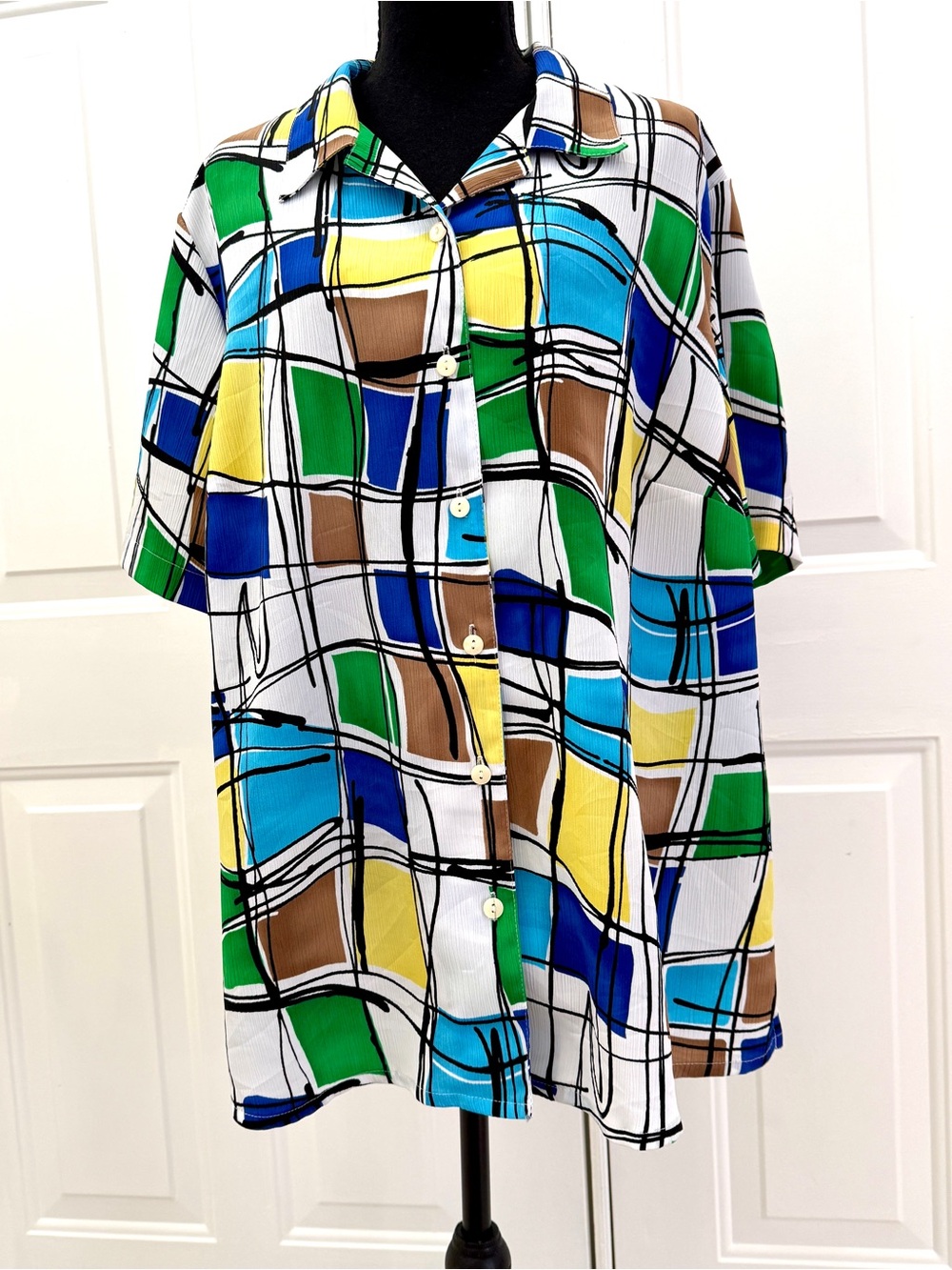 Alia Women's Button Front Blouse Colorful Vibrant Geometric Pattern Size 18W
